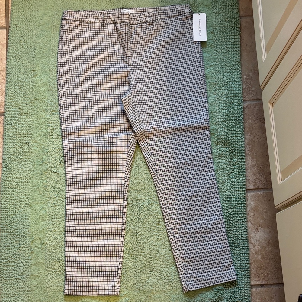 Carolina Belle Black and White Checkered Cropped Pants
